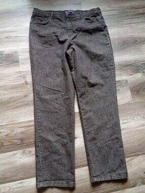 Gloria Vanderbilt Amanda Brown Straight Leg Jeans